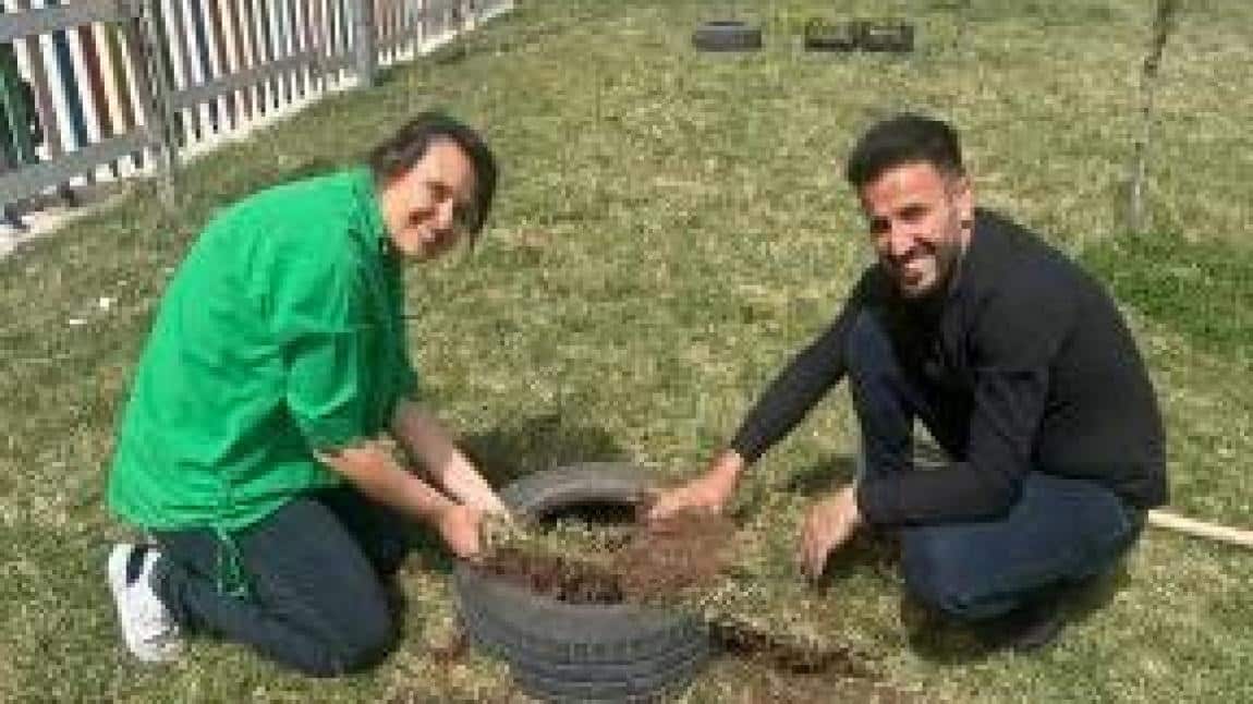 Salça Kutuları ve Eski Araba Lastiklerinden İleriye Dönüşüm Çalışmaları